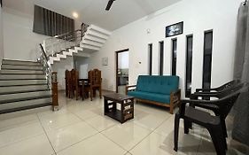 Hollywood Villa